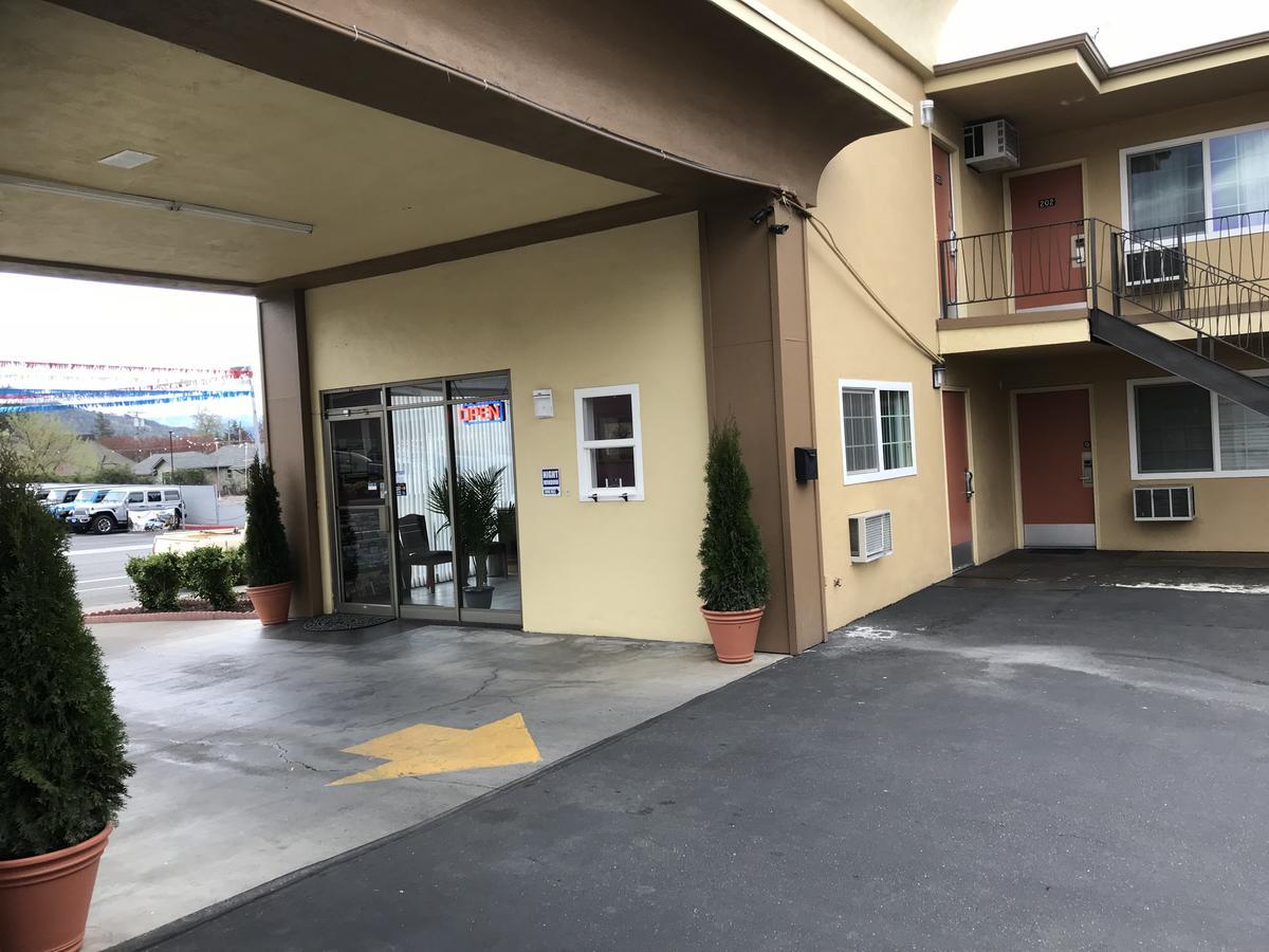 Sunset Inn Grants Pass Eksteriør billede